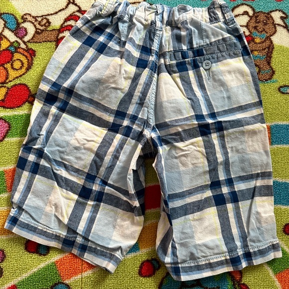 🐠2/$10🐠 Boys plaid shorts 🩳 - Picture 2 of 4